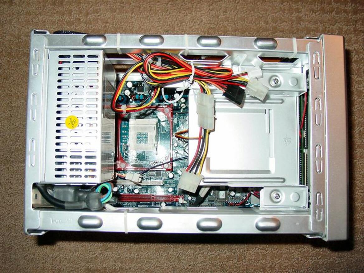 Skyhawk echo-Q IMC6375 SFF PC