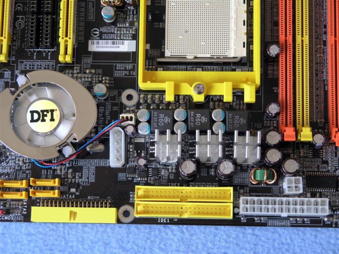 nForce 4 SLI Motherboard Round-Up