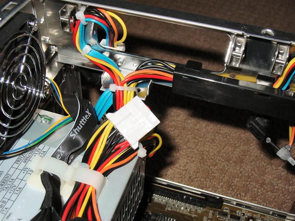 Shuttle SB95P v2 SFF XPC