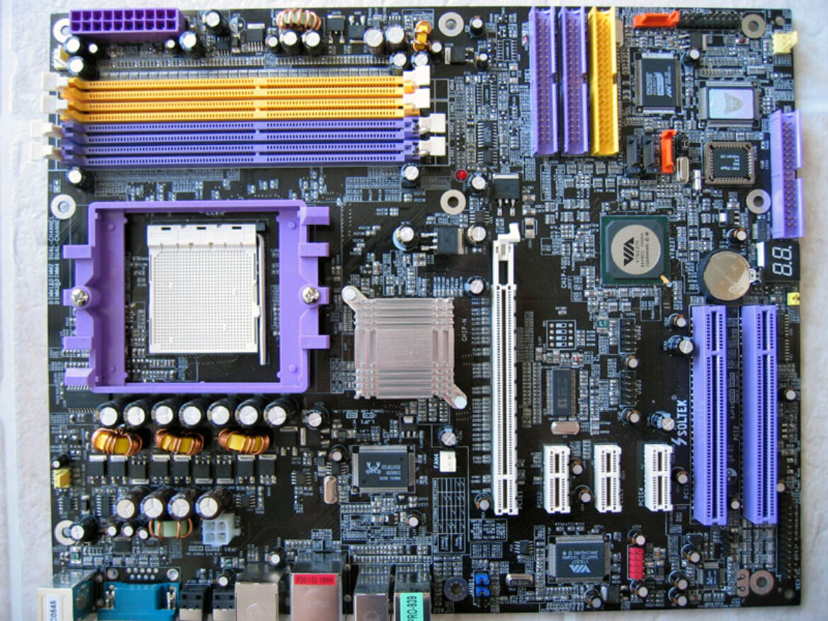 Soltek SL-K890Pro-939 Motherboard