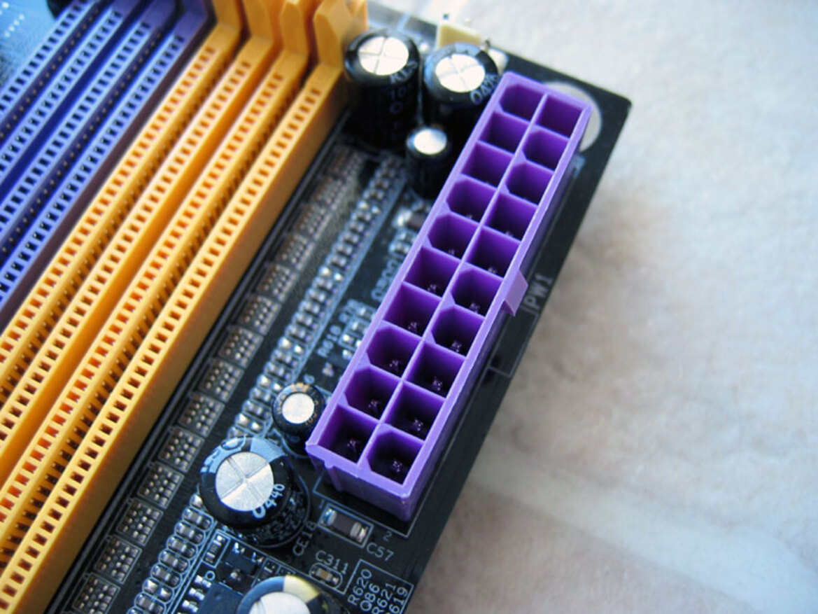 Soltek SL-K890Pro-939 Motherboard