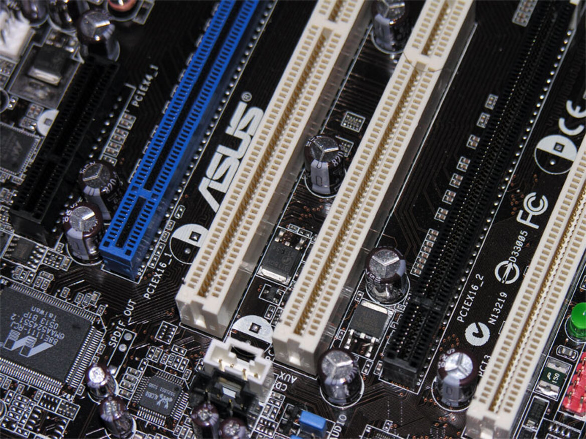ASUS A8N32 SLI Deluxe - nForce 4 SLI X16 Unleashed