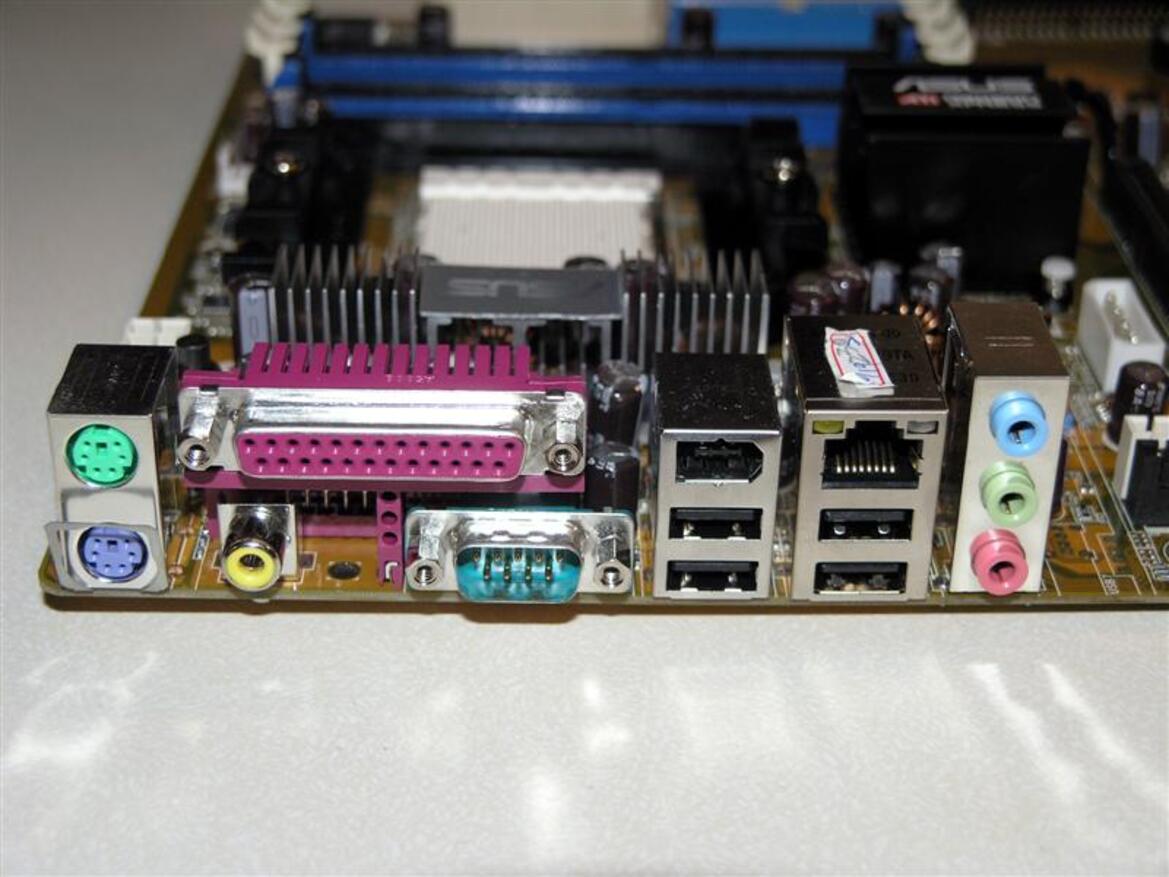 CrossFire Xpress 1600 Motherboards: DFI, Asus, ECS