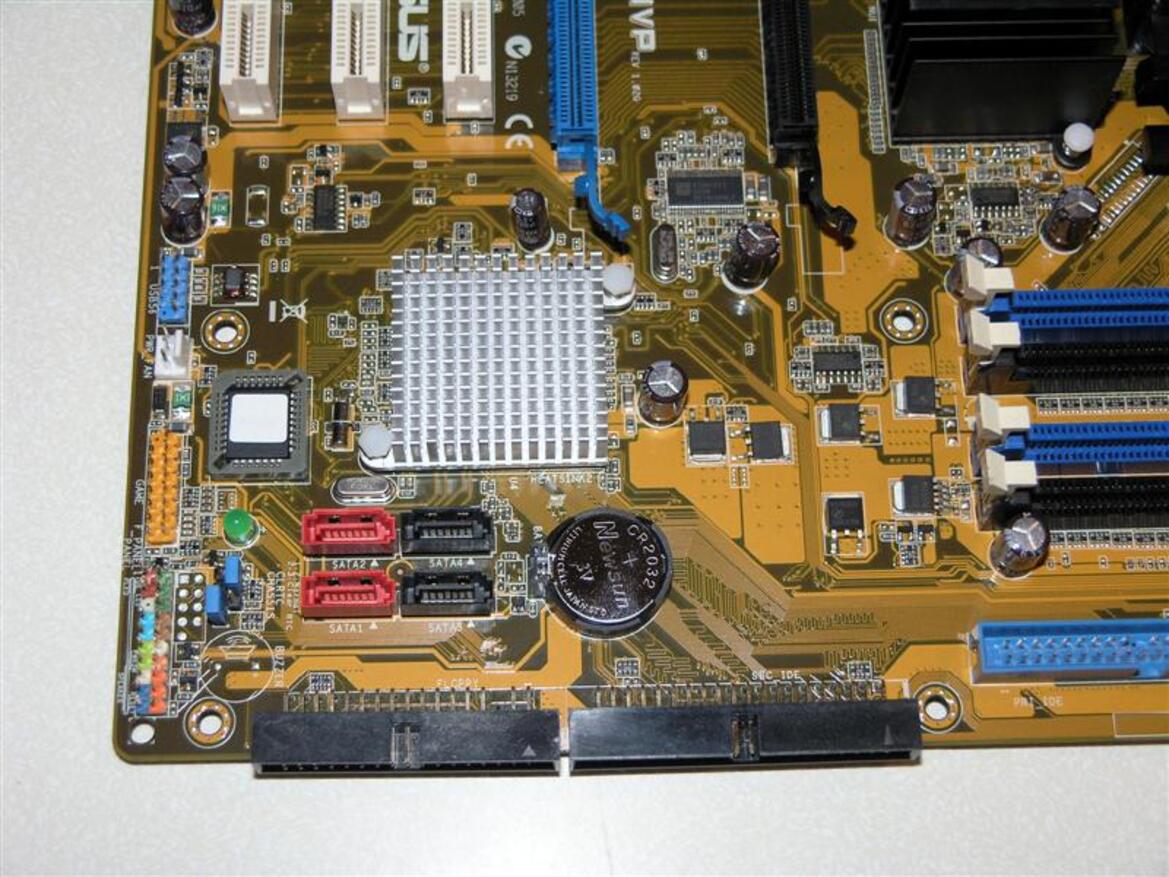 CrossFire Xpress 1600 Motherboards: DFI, Asus, ECS