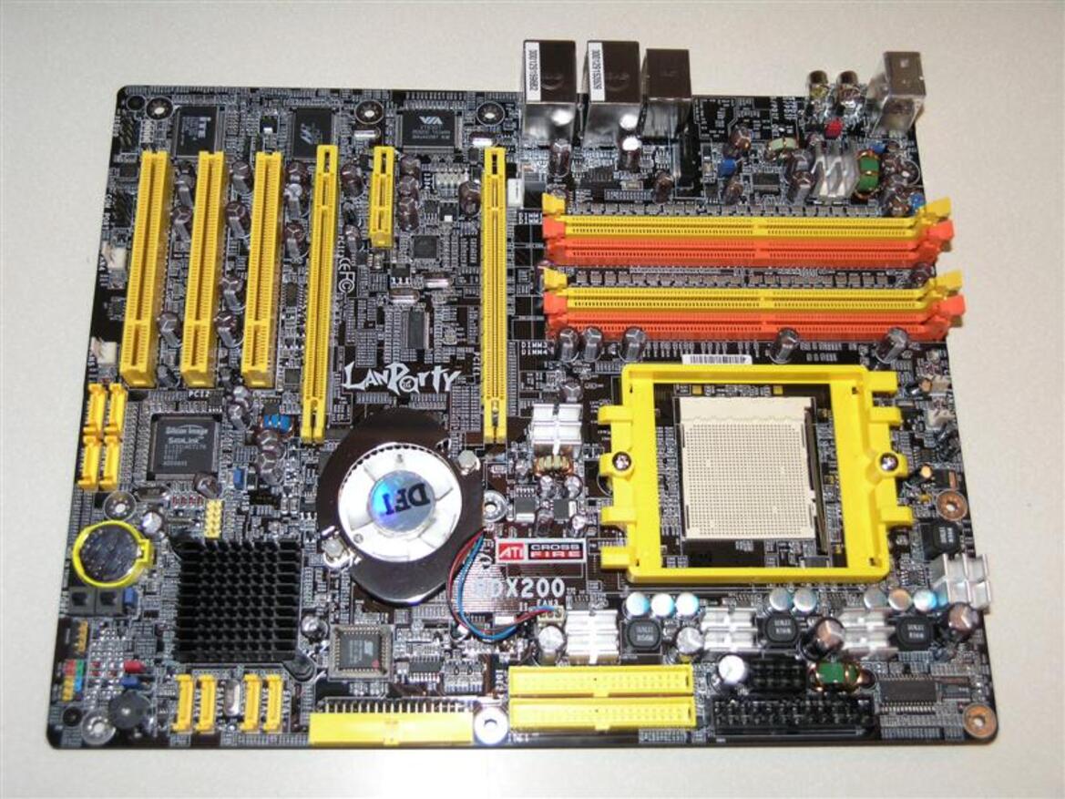 CrossFire Xpress 1600 Motherboards: DFI, Asus, ECS