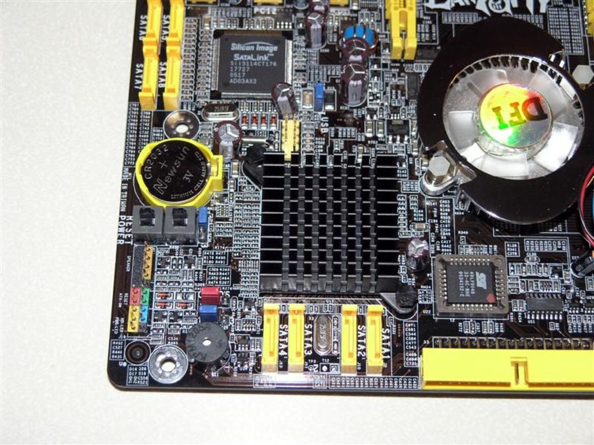 CrossFire Xpress 1600 Motherboards: DFI, Asus, ECS