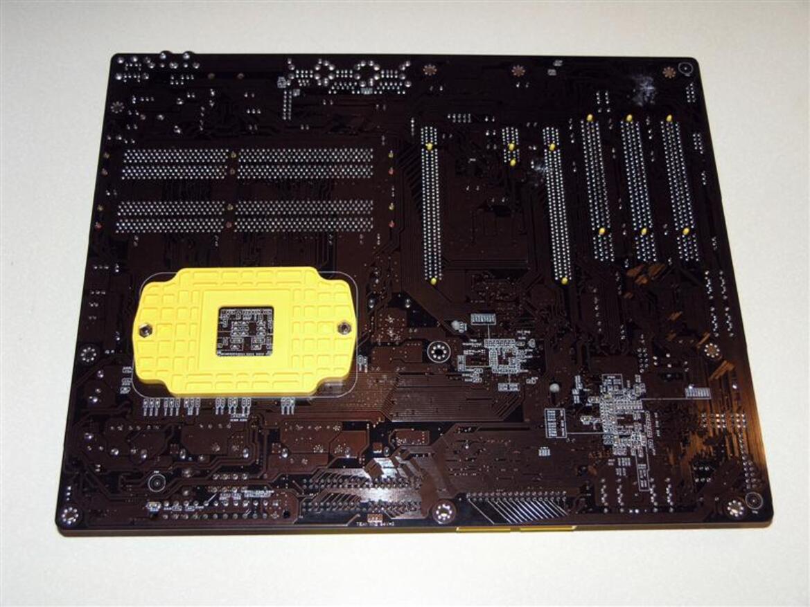 CrossFire Xpress 1600 Motherboards: DFI, Asus, ECS