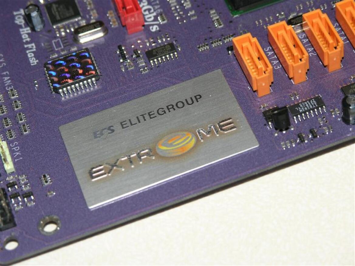 CrossFire Xpress 1600 Motherboards: DFI, Asus, ECS