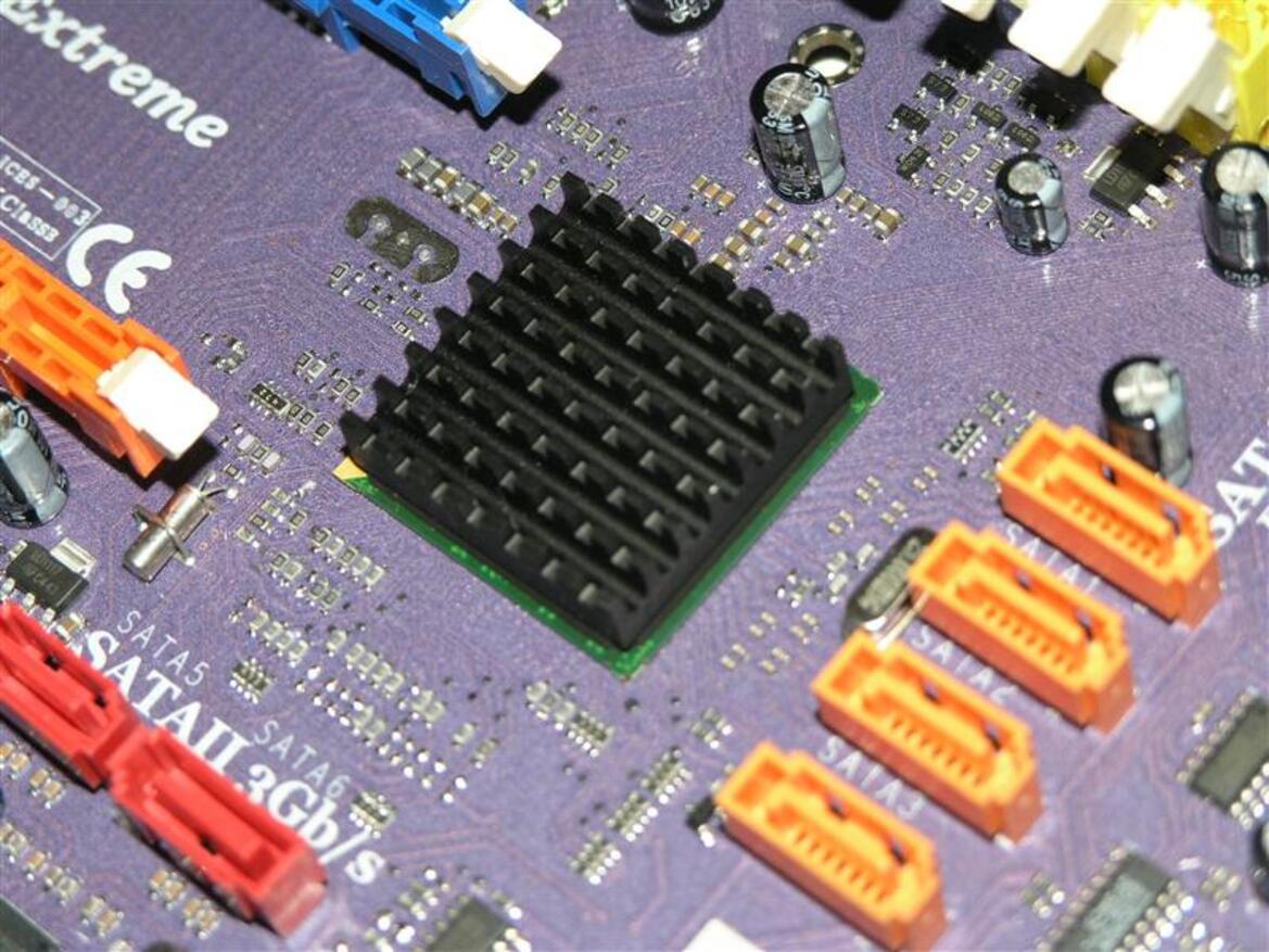 CrossFire Xpress 1600 Motherboards: DFI, Asus, ECS