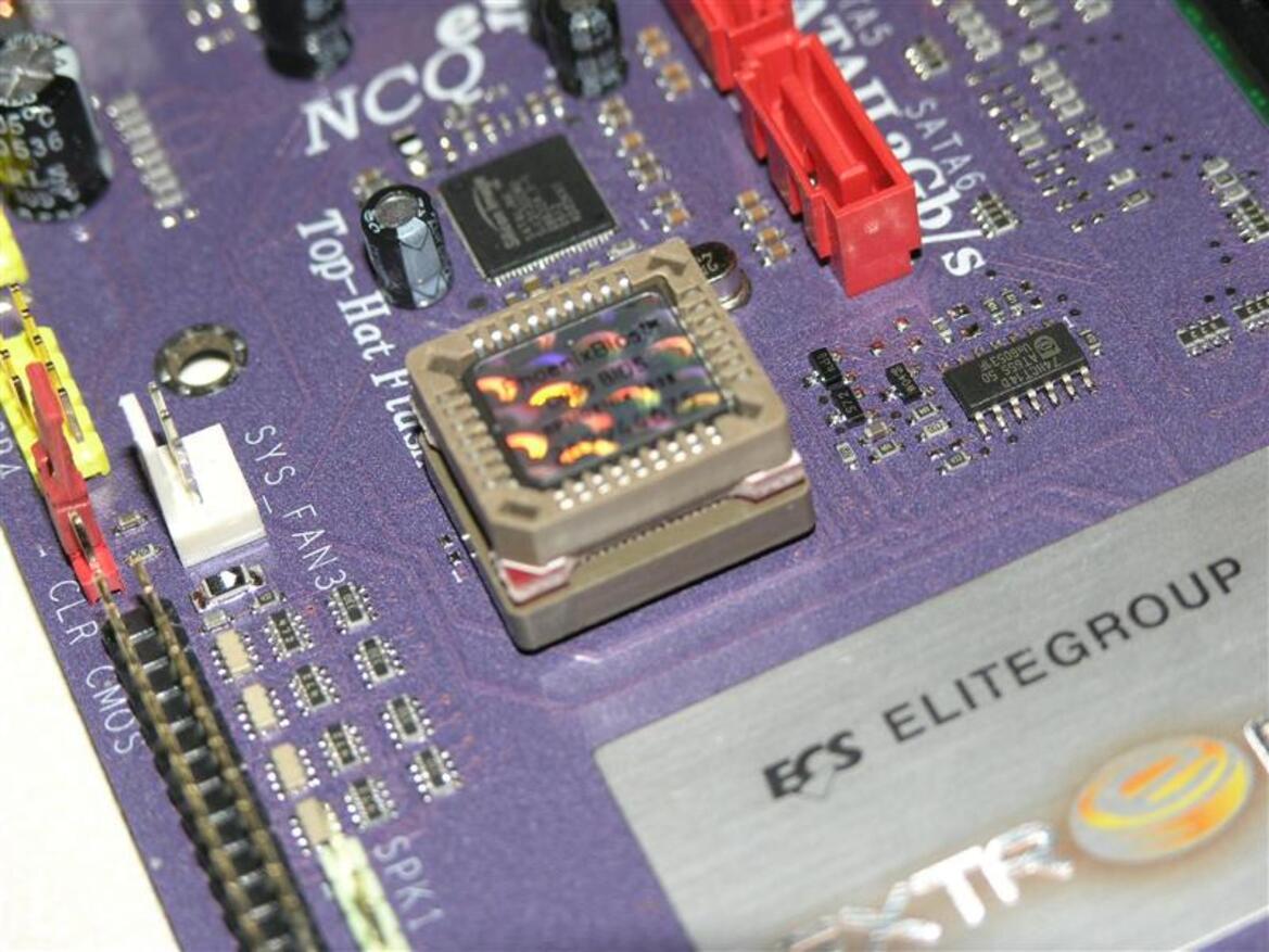 CrossFire Xpress 1600 Motherboards: DFI, Asus, ECS