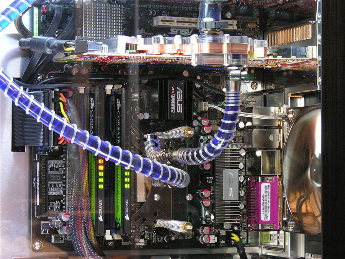 Voodoo PC OMEN a121x CrossFire Extreme Gamer PC
