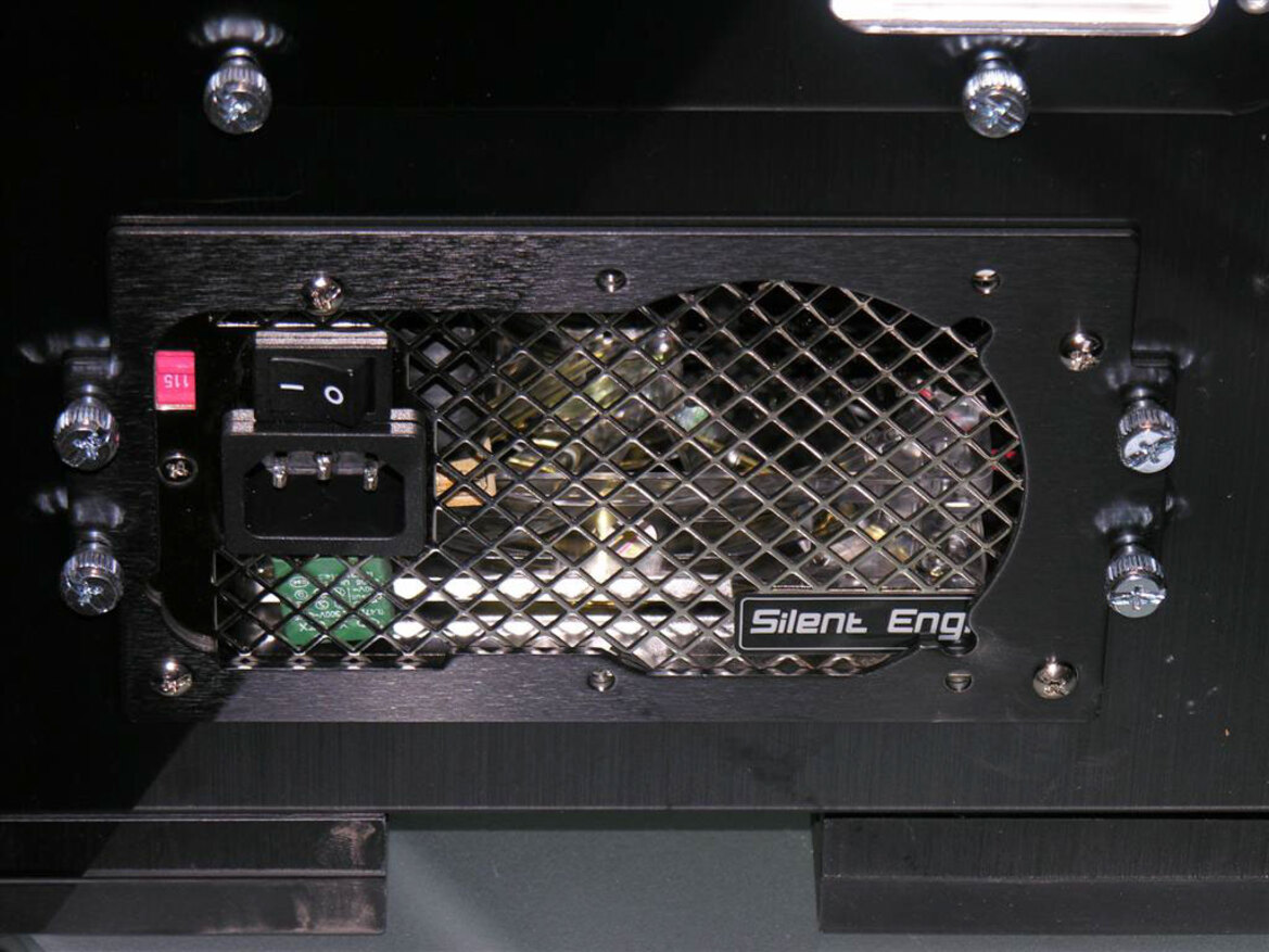 Voodoo PC OMEN a121x CrossFire Extreme Gamer PC