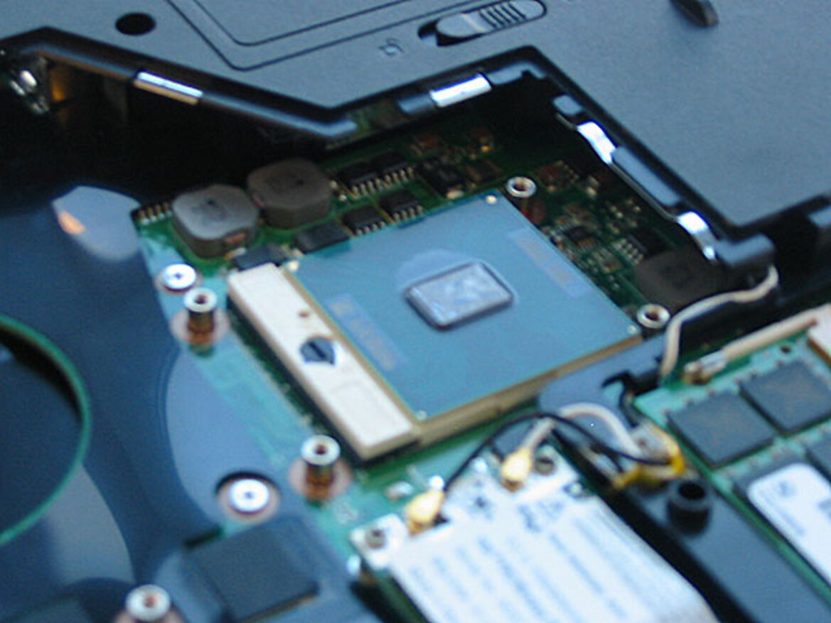 Centrino Duo Whitebook: A Do-It-Yourself Laptop