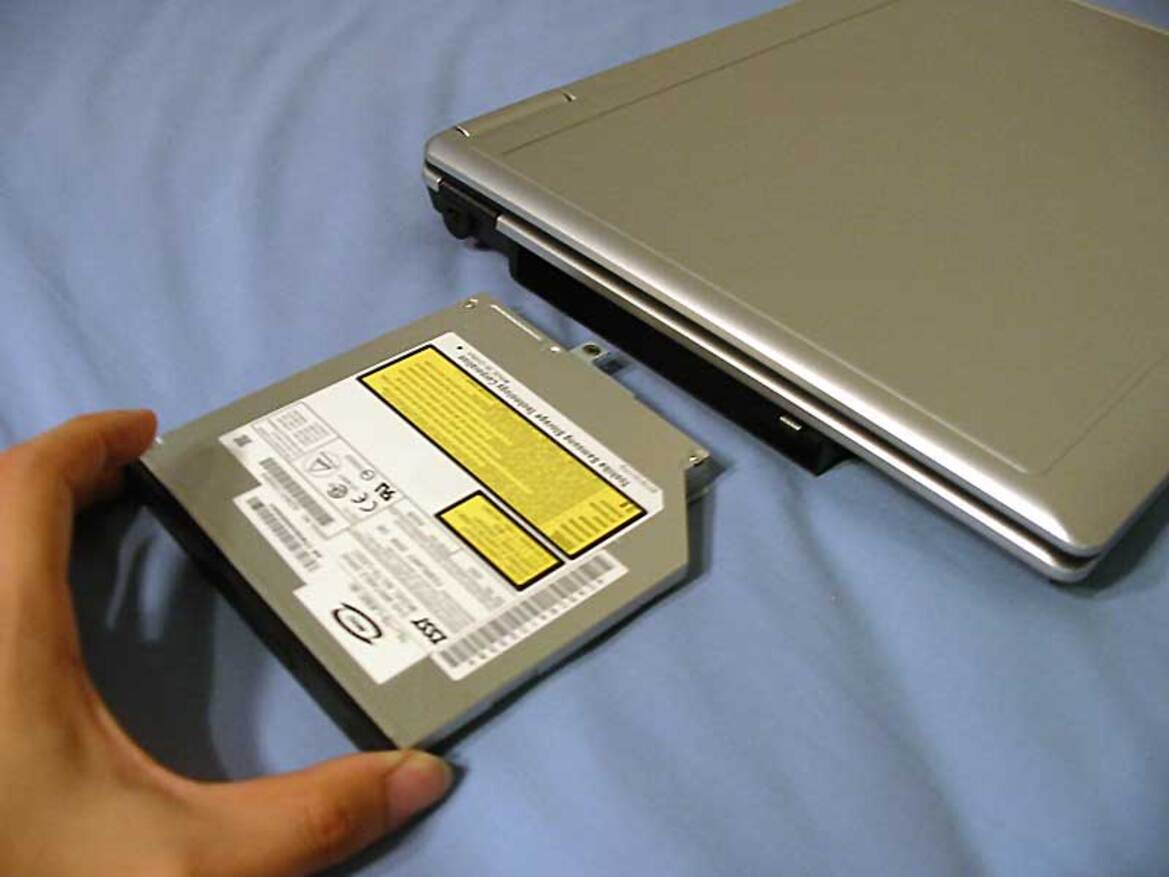 Centrino Duo Whitebook: A Do-It-Yourself Laptop