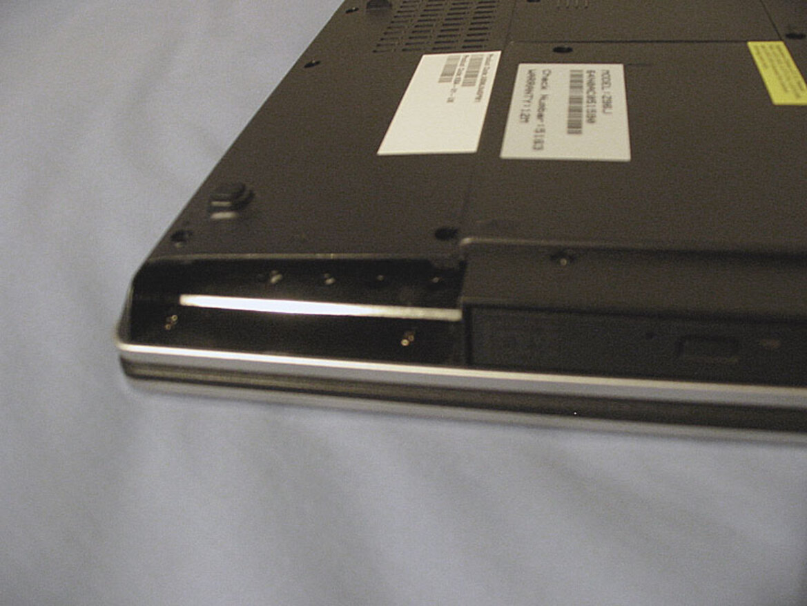 Centrino Duo Whitebook: A Do-It-Yourself Laptop