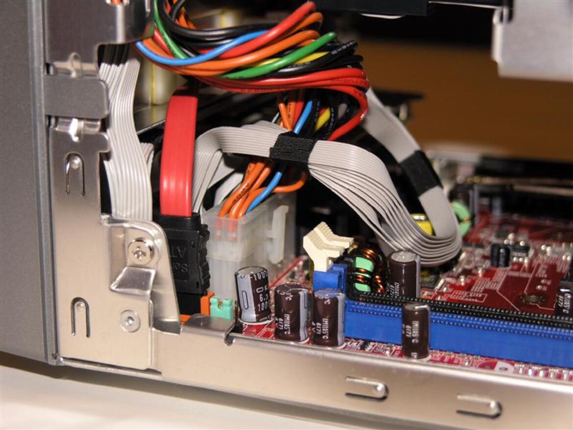 MSI mPC 51PV Small Form Factor PC