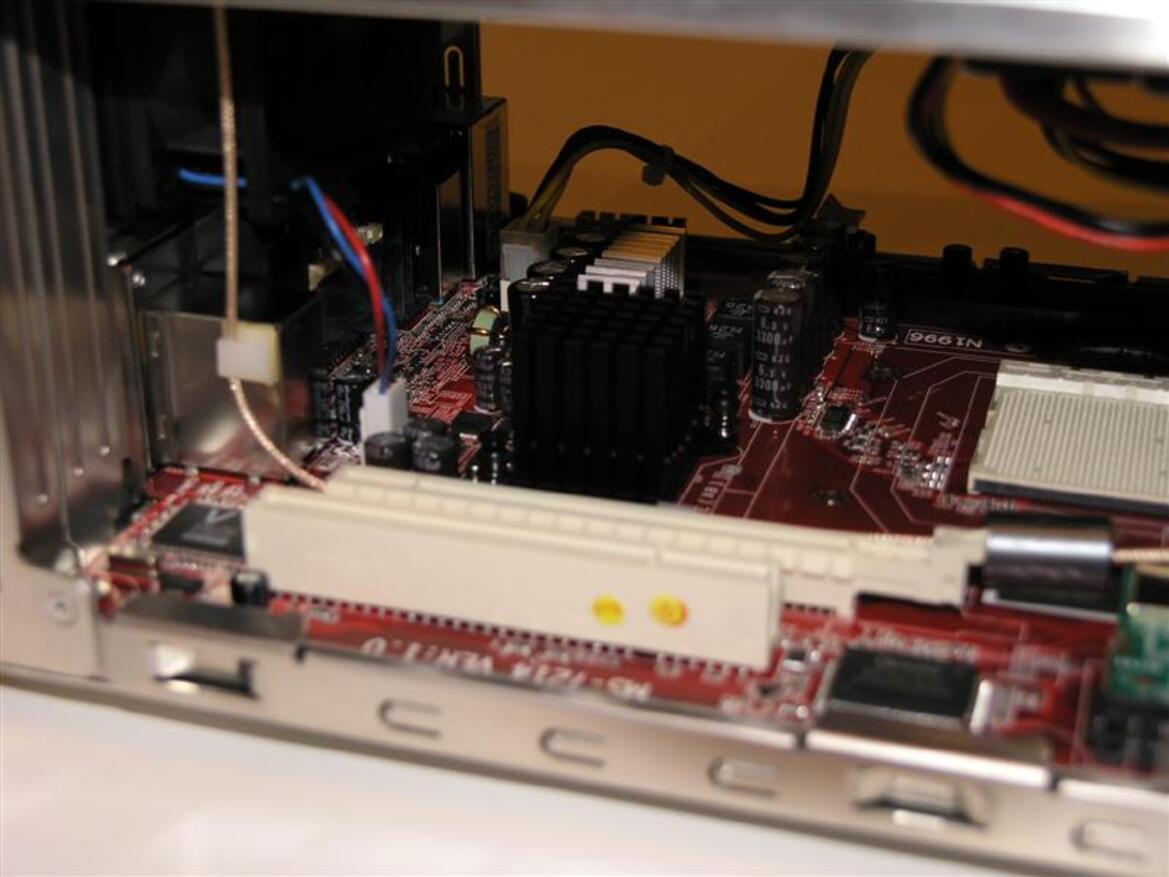 MSI mPC 51PV Small Form Factor PC