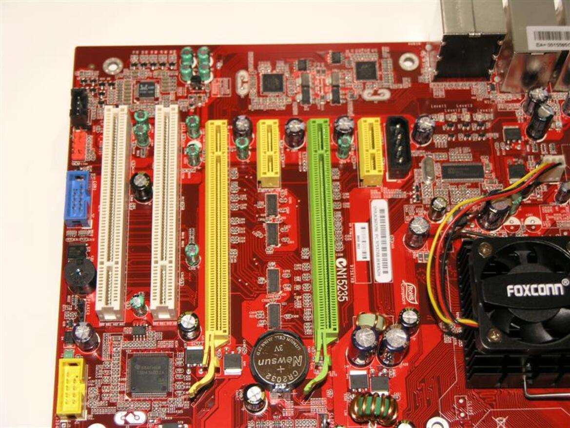 975X Express Motherboard Round-Up: Foxconn, Abit, and MSI