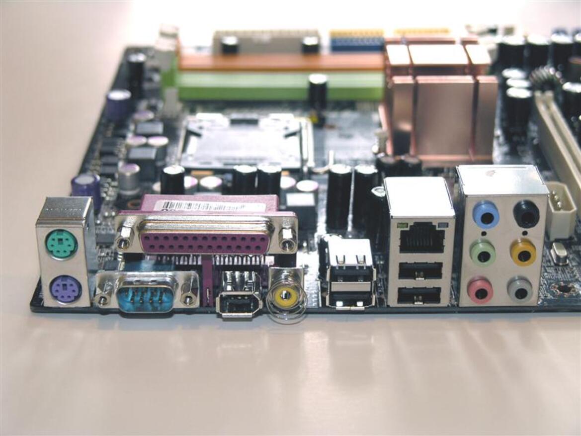975X Express Motherboard Round-Up: Foxconn, Abit, and MSI