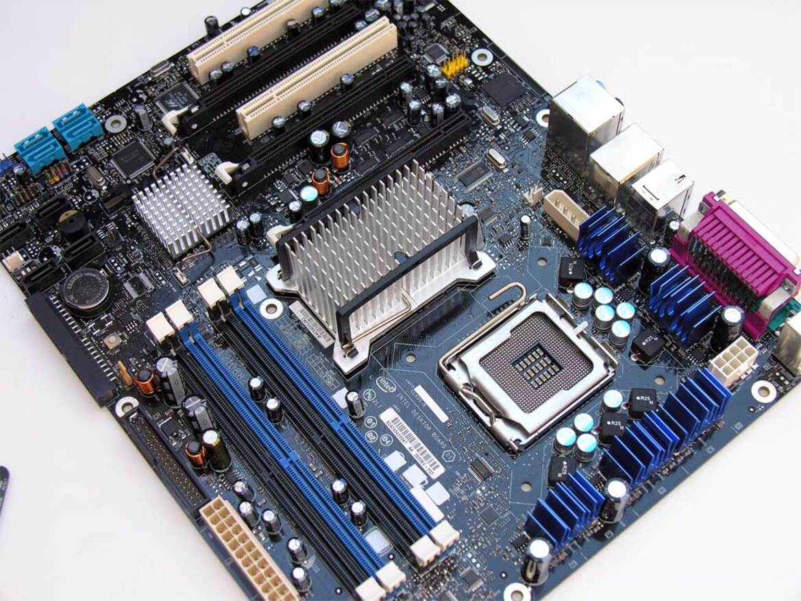 Intel Core 2 Extreme QX6700 - Quad-Core Assault