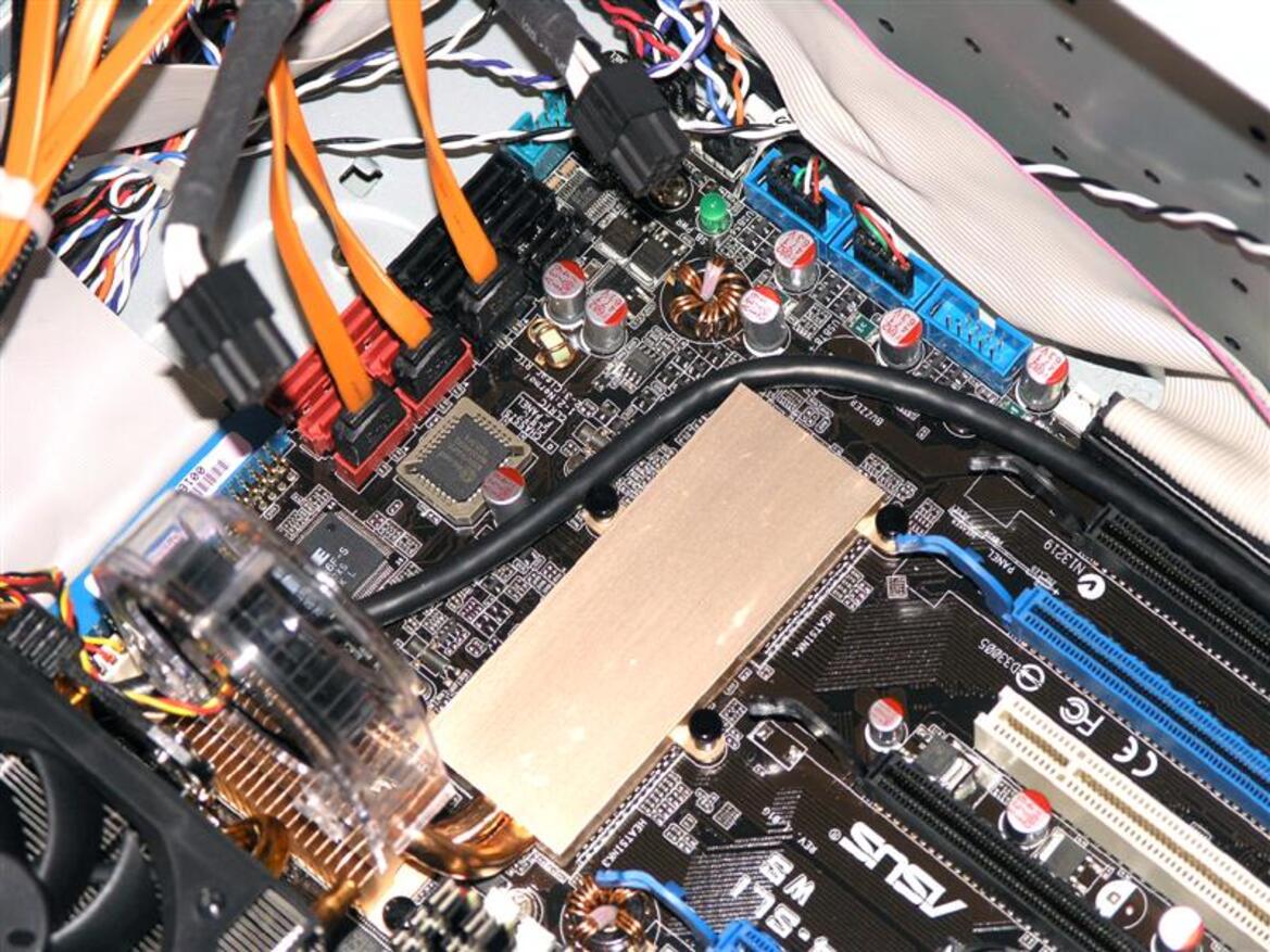 AMD QuadFX Platform & FX-70 Series Processors