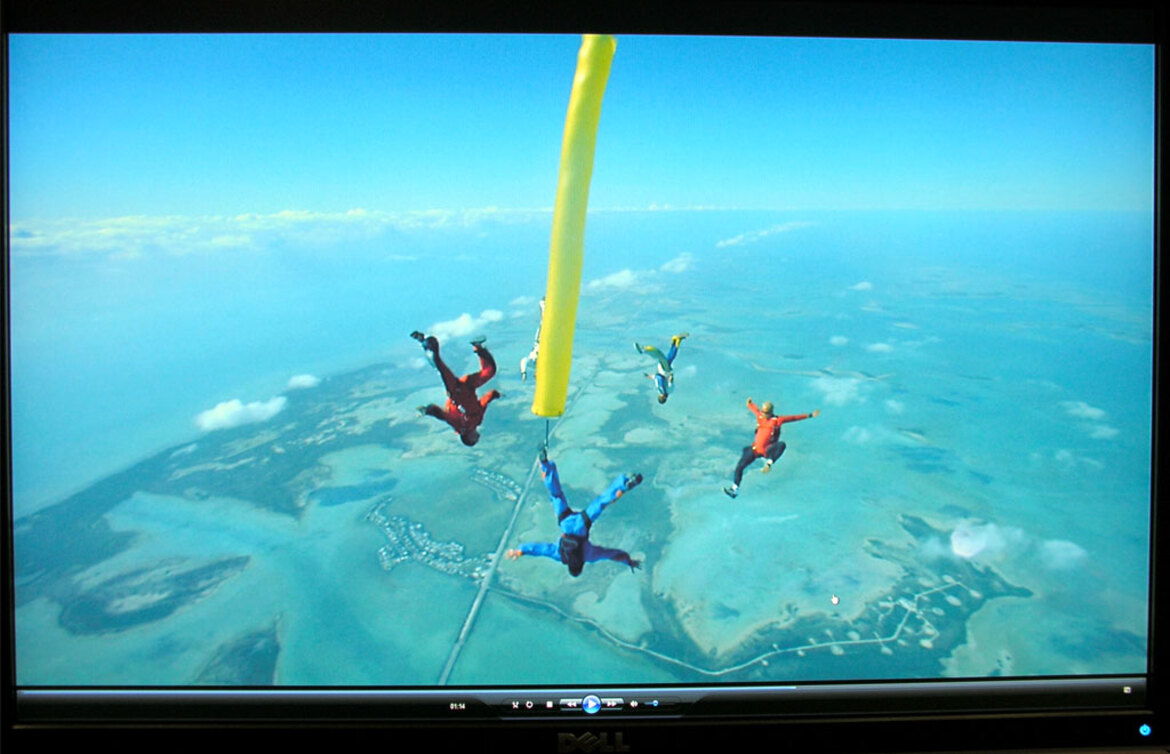 Dell UltraSharp 3007WFP-HC - 92% Color Gamut 30 Inch LCD