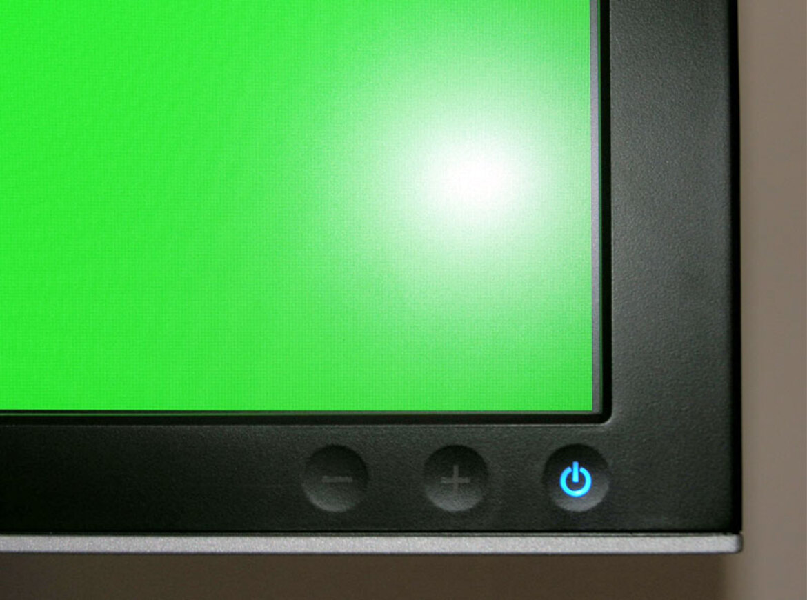 Dell UltraSharp 3007WFP-HC - 92% Color Gamut 30 Inch LCD