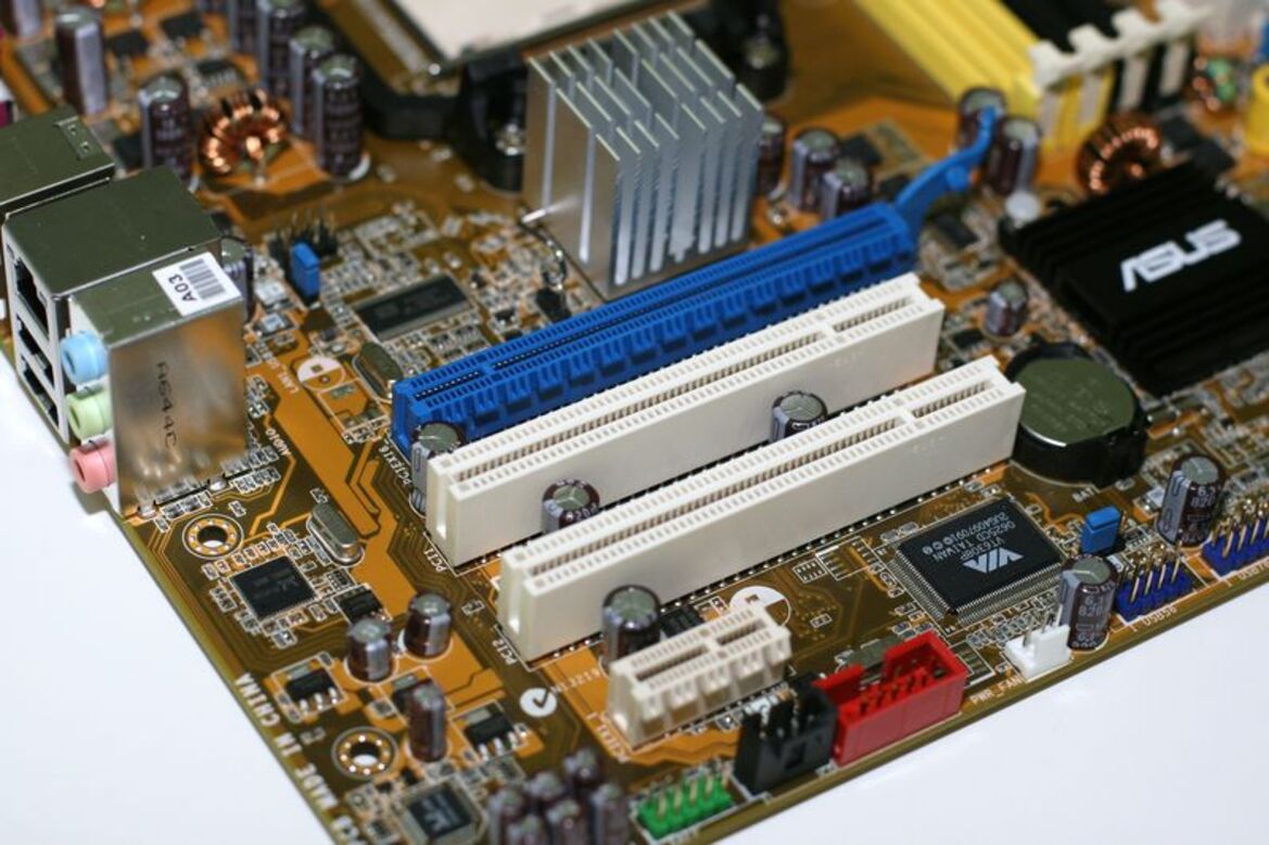 ASUS M2A-VM HDMI 690G Motherboard