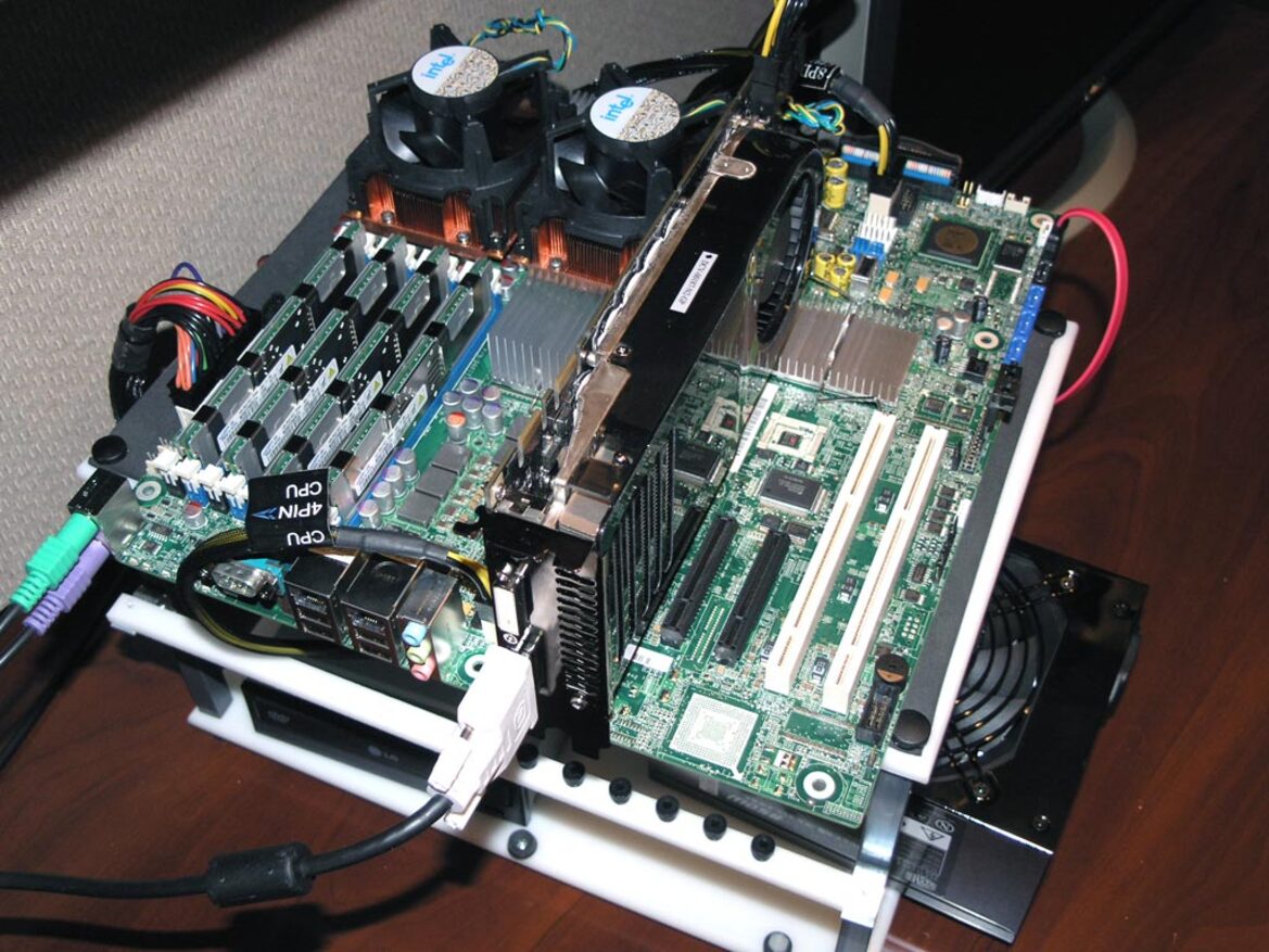 Intel V8 Media Creation Platform - Dual Sockets - Dual Xeons