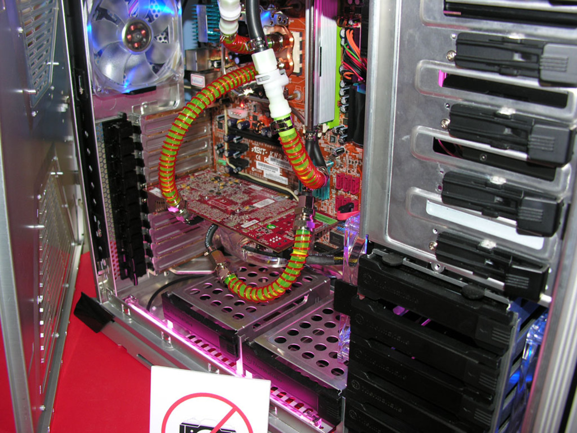 Computex 2007: Intel, Kingston, Foxconn, Gigabyte