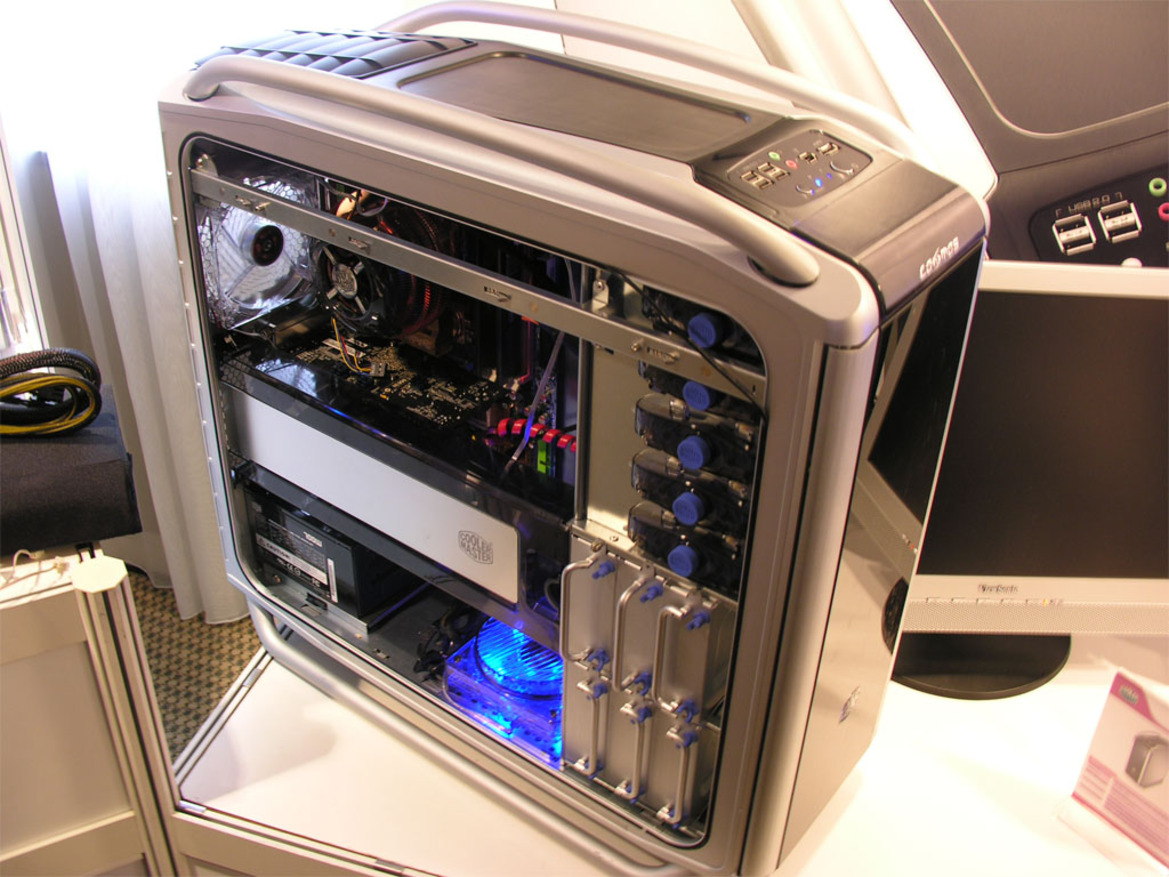 Computex 2007: Thermaltake, ABIT, Corsair, Sapphire