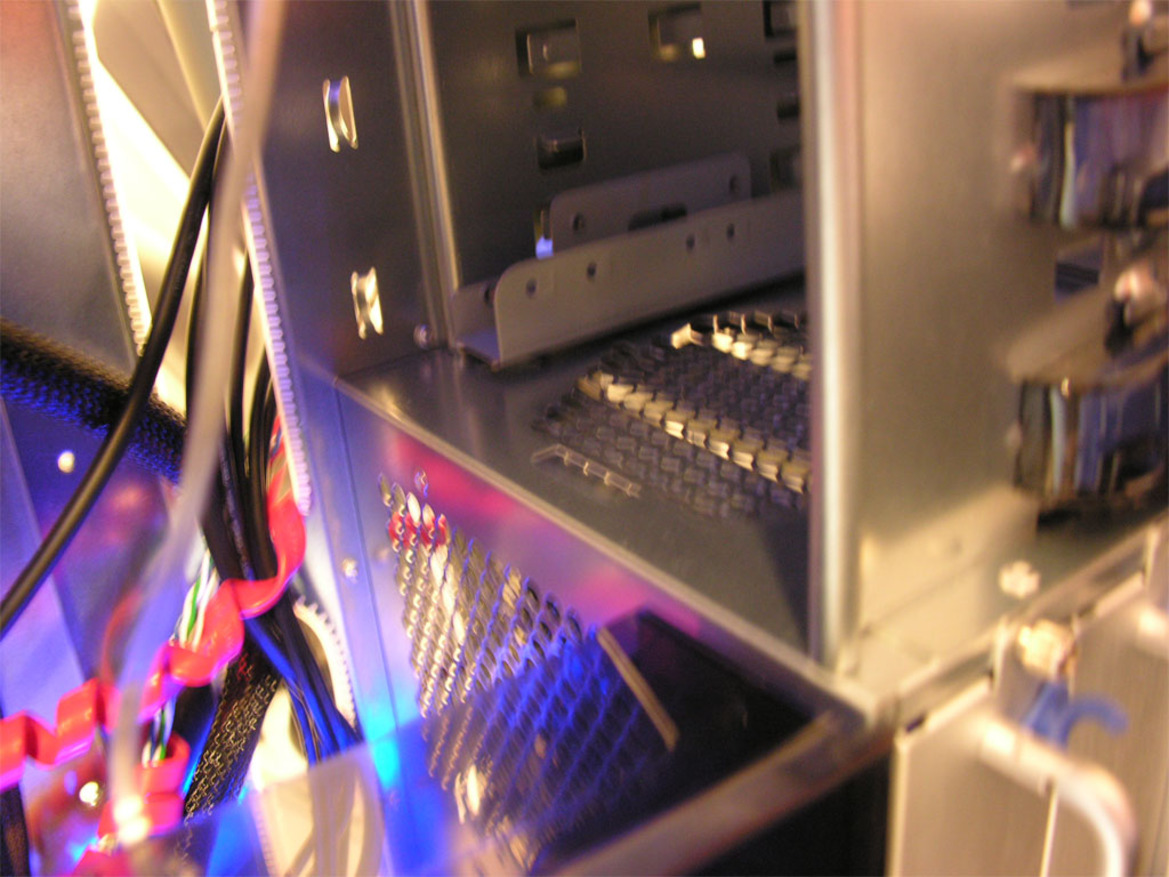 Computex 2007: Thermaltake, ABIT, Corsair, Sapphire
