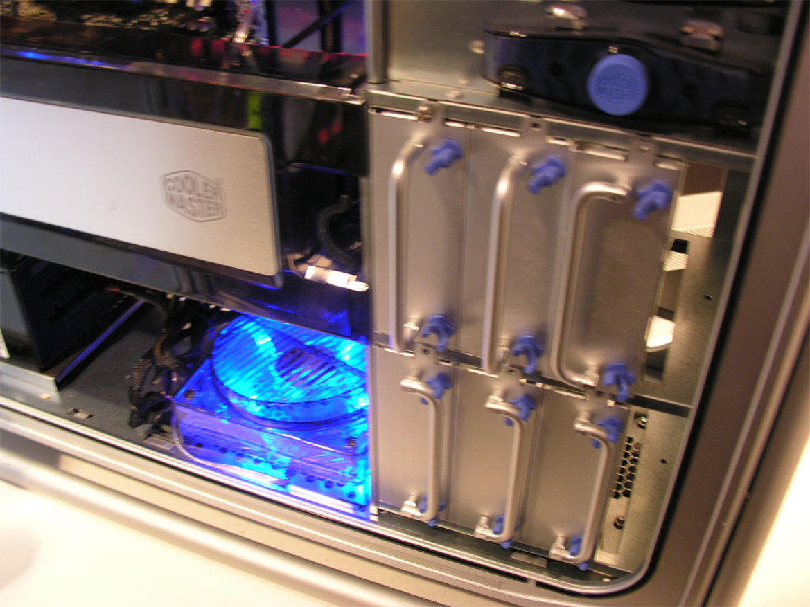 Computex 2007: Thermaltake, ABIT, Corsair, Sapphire