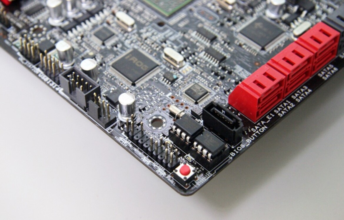 Asus CrossHair IV Extreme Sneak Peek