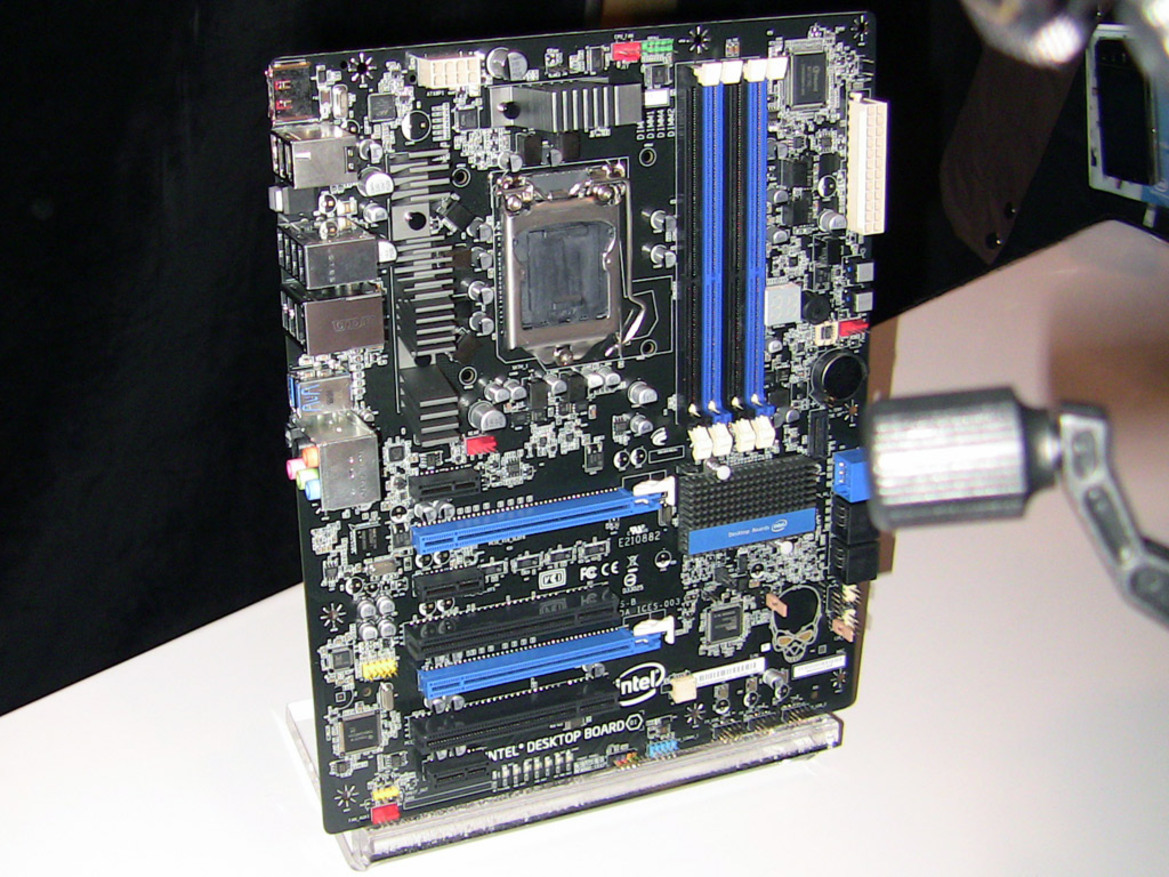 Intel Sandy Bridge Chips, Wafer, and Motherboard From IDF 2010