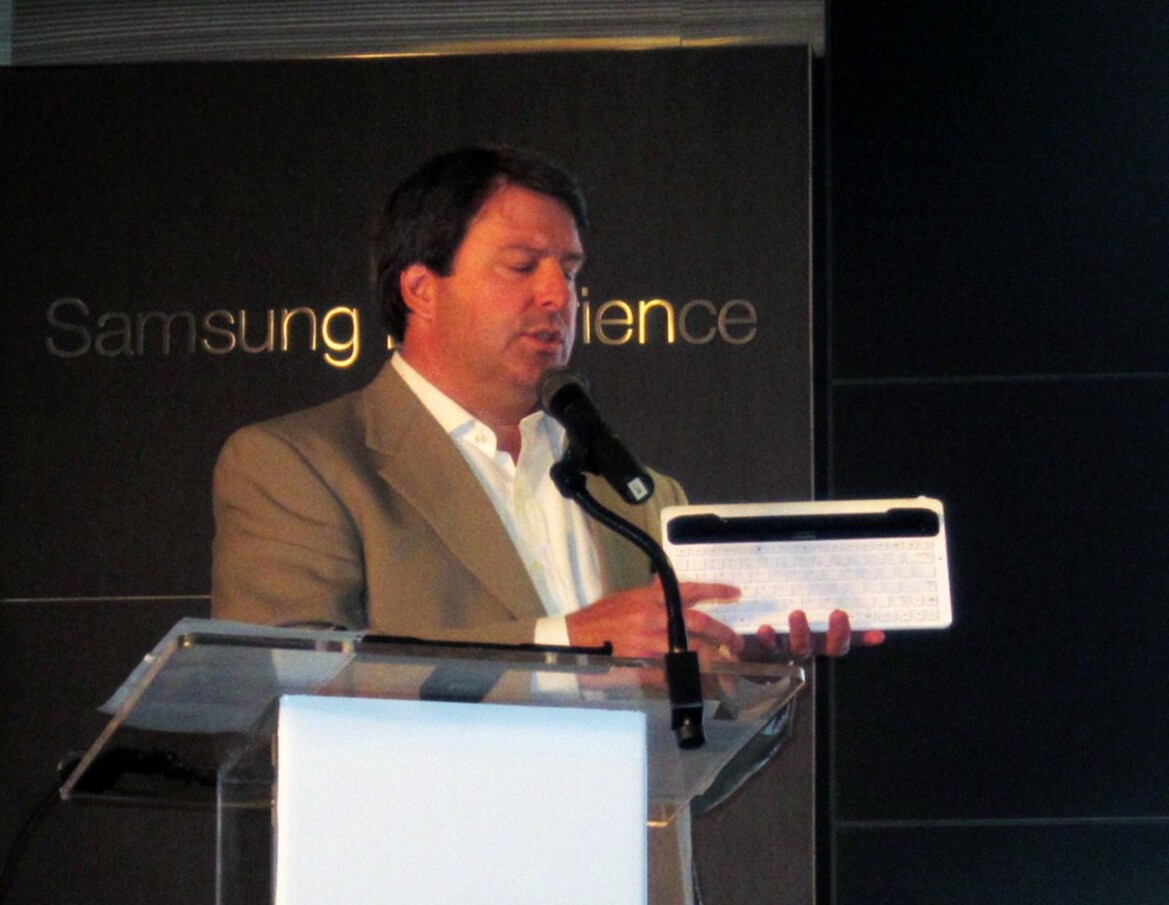 Samsung Demos Galaxy Tab 10.1 User Interface Updates, New Features and Accessories