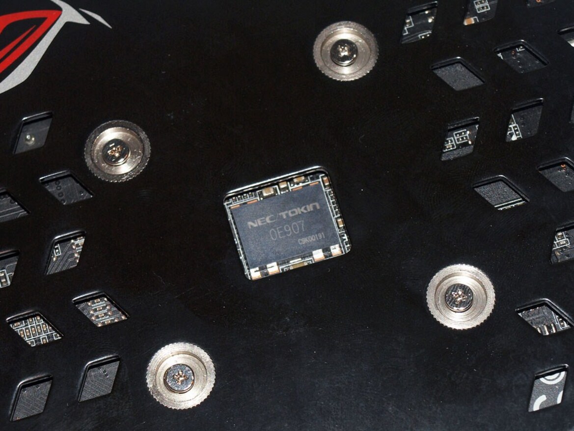 Asus MARS II Single-Card GeForce GTX 580 SLI Sneak Peek