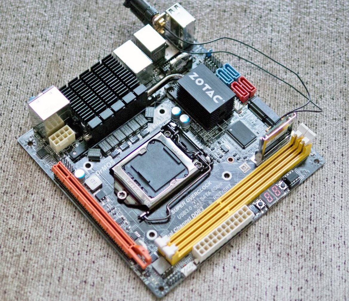 Zotac Showcases New ZBOXes, mini-ITX Motherboards at CES 2012