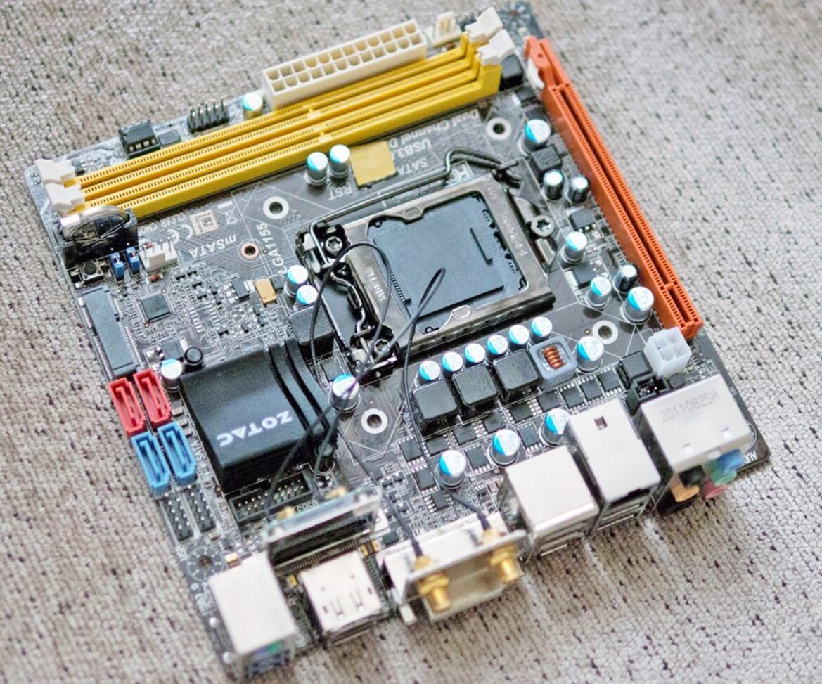 Zotac Showcases New ZBOXes, mini-ITX Motherboards at CES 2012