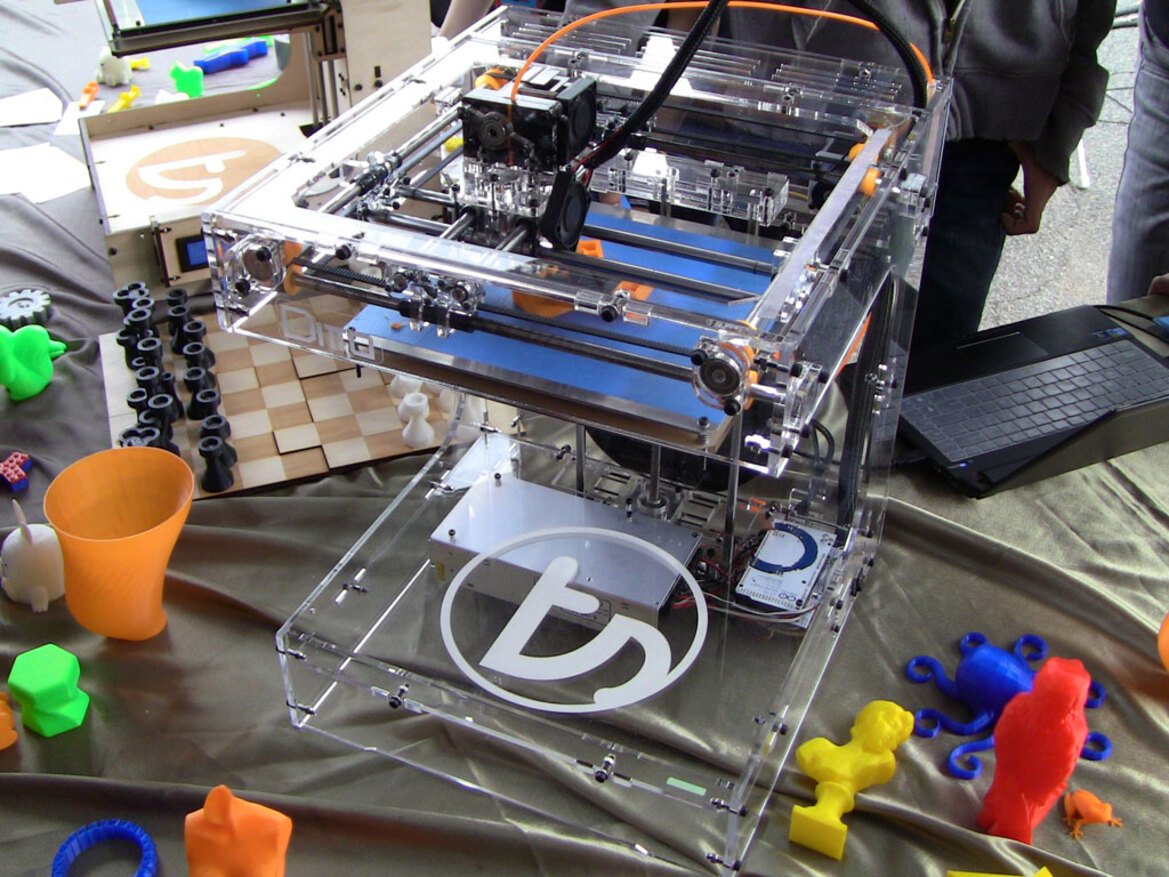 Maker Faire 2012 New York - Attack of The 3D Printer Bots