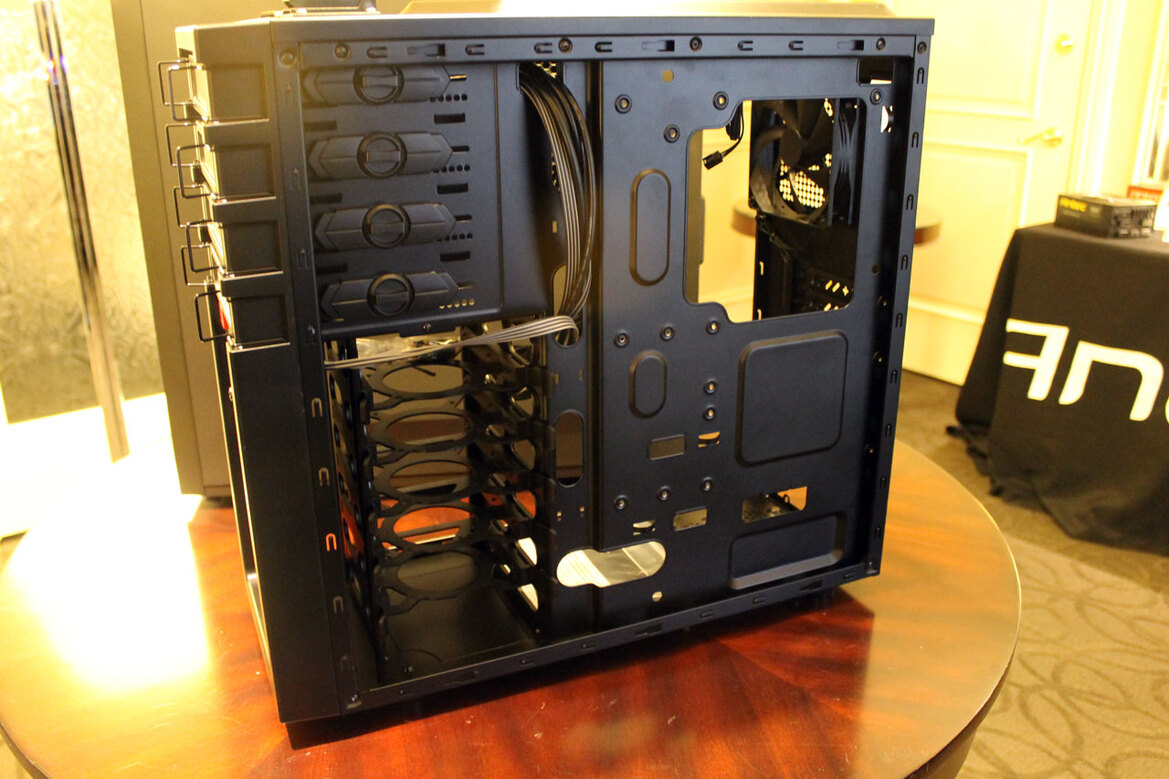 Antec Shows Off GX700 Chassis and Mobile Products at CES 2013