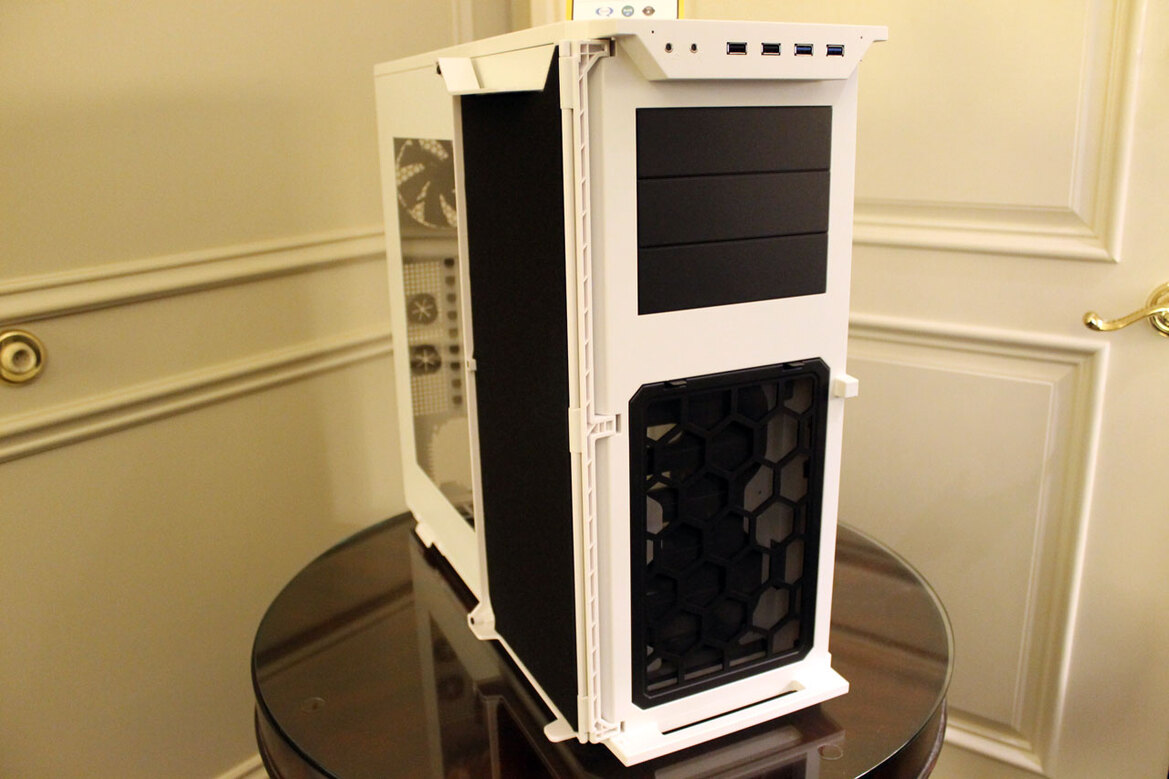 Antec Shows Off GX700 Chassis and Mobile Products at CES 2013