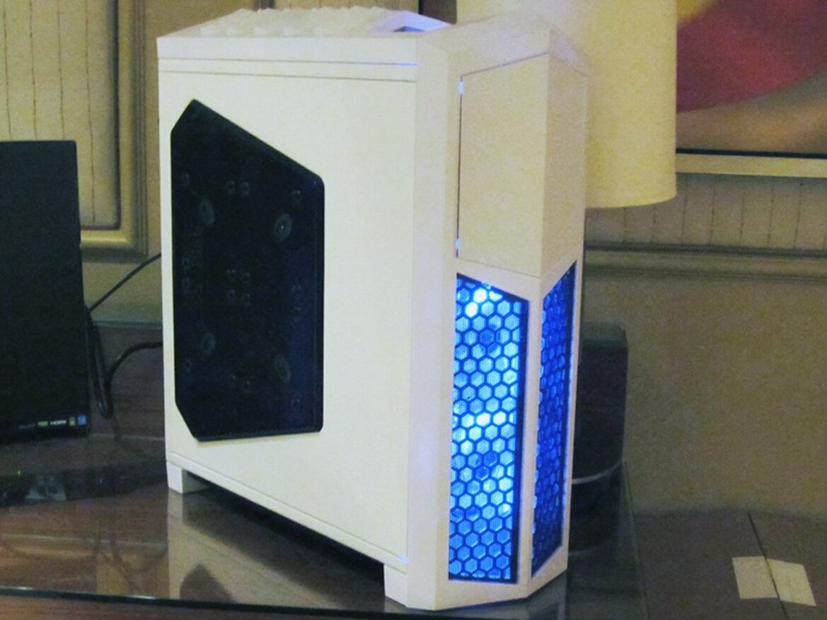 Rosewill Throne Full Tower and Helios RK-9200 Dual-LED Mechanical KB From CES