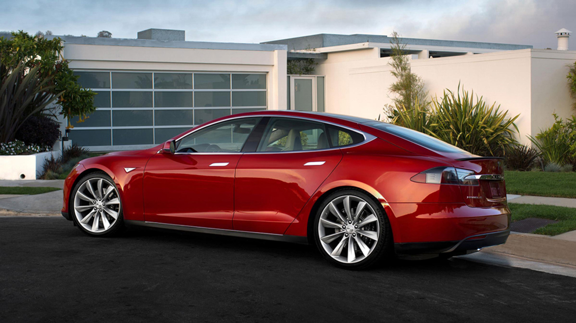 Elon Musk’s Robotic “Snake” Charger Would Automatically Top Off Your Model S