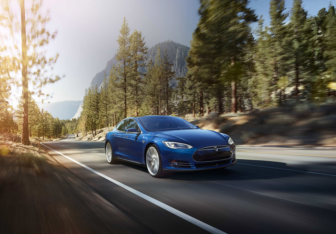 Tesla’s Drop Dead Sexy Model S Goes 0-60 In 2.8 Seconds With ‘Ludicrous Mode’