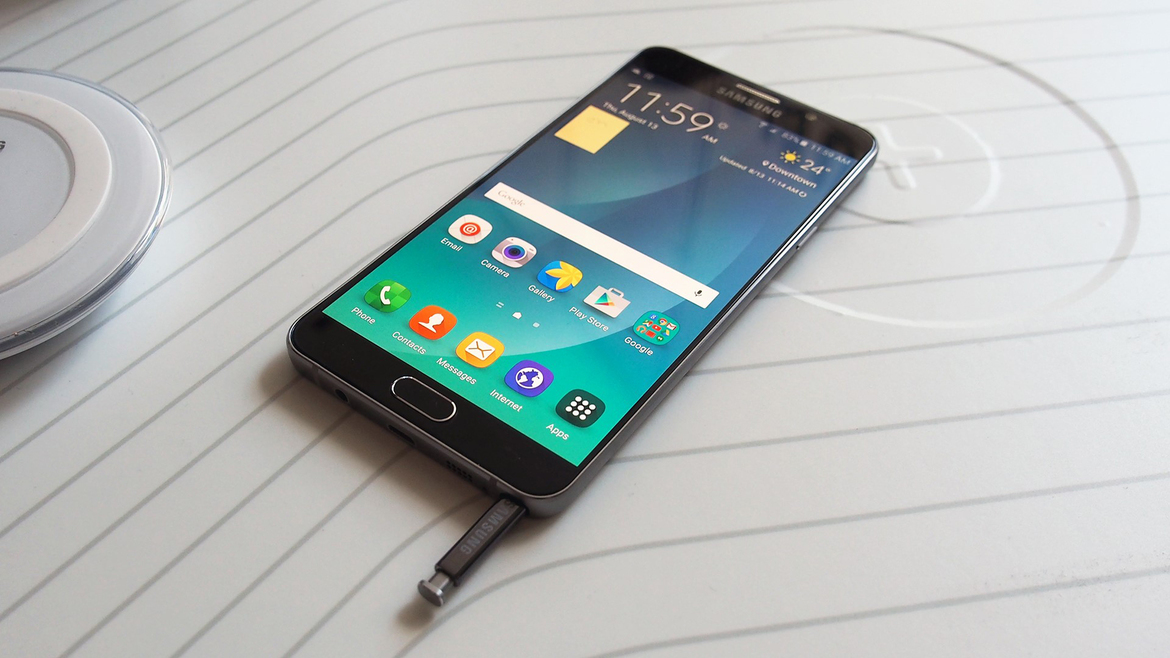 Samsung Unpacks Galaxy Note 5 At Swank New York Event
