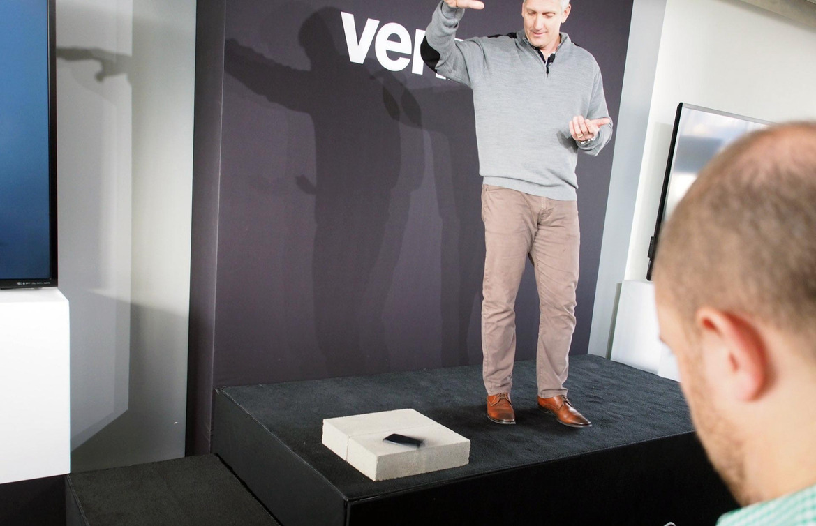 Update Hands-On: Motorola Announces Droid Turbo 2 With 48-Hour Battery, Shatterproof Display