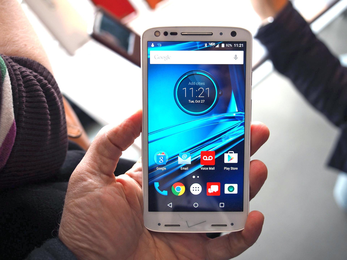 Update Hands-On: Motorola Announces Droid Turbo 2 With 48-Hour Battery, Shatterproof Display