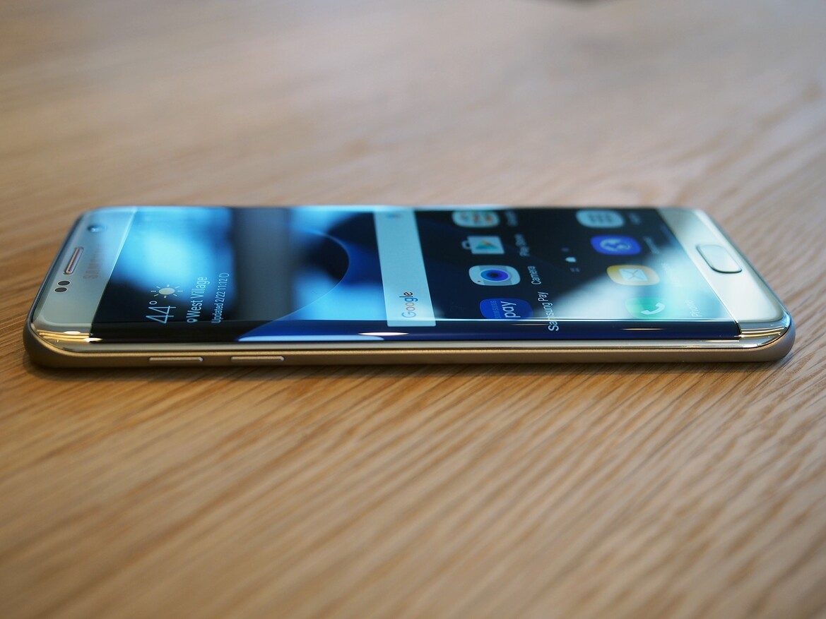 Hands-On Samsung Galaxy S7, Galaxy S7 Edge And Gear 360 VR With Submersion Test