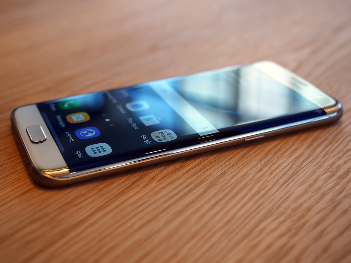 Hands-On Samsung Galaxy S7, Galaxy S7 Edge And Gear 360 VR With Submersion Test